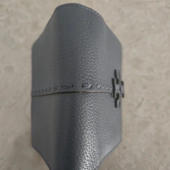 LIKE NEW Tory Burch MCGRAW BIFOLD Wallet - Picture 9 of 9